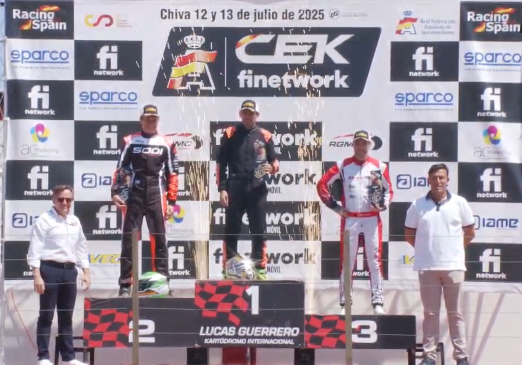 Nacho Aviñó triunfa en la primera final de KZ2 en Chiva y lidera un podio de alto nivel