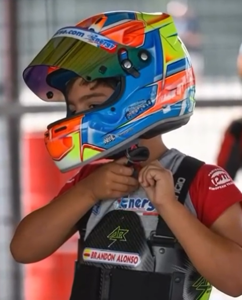 Victoria de Brandon Alonso en la Carrera 2 del CEK Finetwork en Zuera