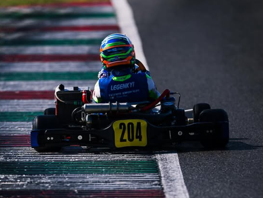 Dominio de Legenkyi en la Super Heat B de la Copa del Mundo FIA Karting
