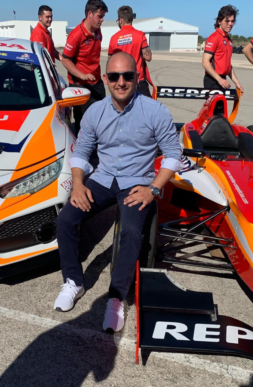 Pedro Ivars, ex piloto y hoy día uno de los coach más valorados del karting europeo, se tira a pista en la IWF25 de Chiva y lidera los entrenos de ayer desde las primeras vueltas Pedro Ivars, ex piloto y hoy día uno de los coach más valorados del karting europeo, se tira a pista en la IWF25 de Chiva y lidera los entrenos de ayer desde las primeras vueltas
