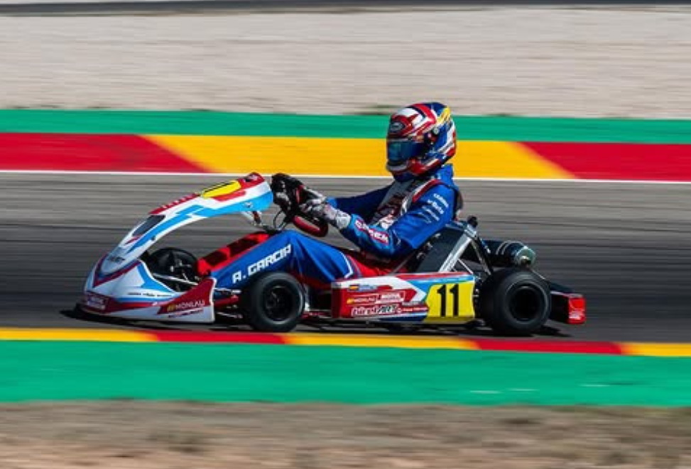 Asier García se corona en la Carrera 2 del Campeonato Valenciano de KZ en Zuera Asier García se corona en la Carrera 2 del Campeonato Valenciano de KZ en Zuera