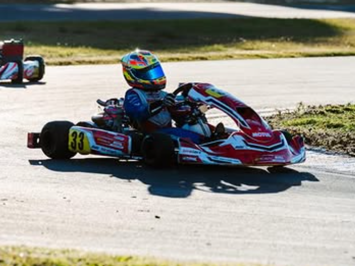 Iván González triunfa en la Heat 1 de la categoría Junior en el Kartódromo Lucas Guerrero
