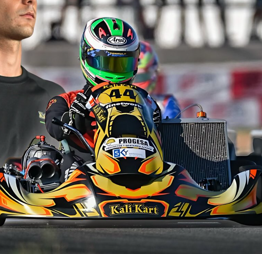 Dani Macia da un golpe en la mesa en la pre final KZ de la Lecont Trophy en Chiva