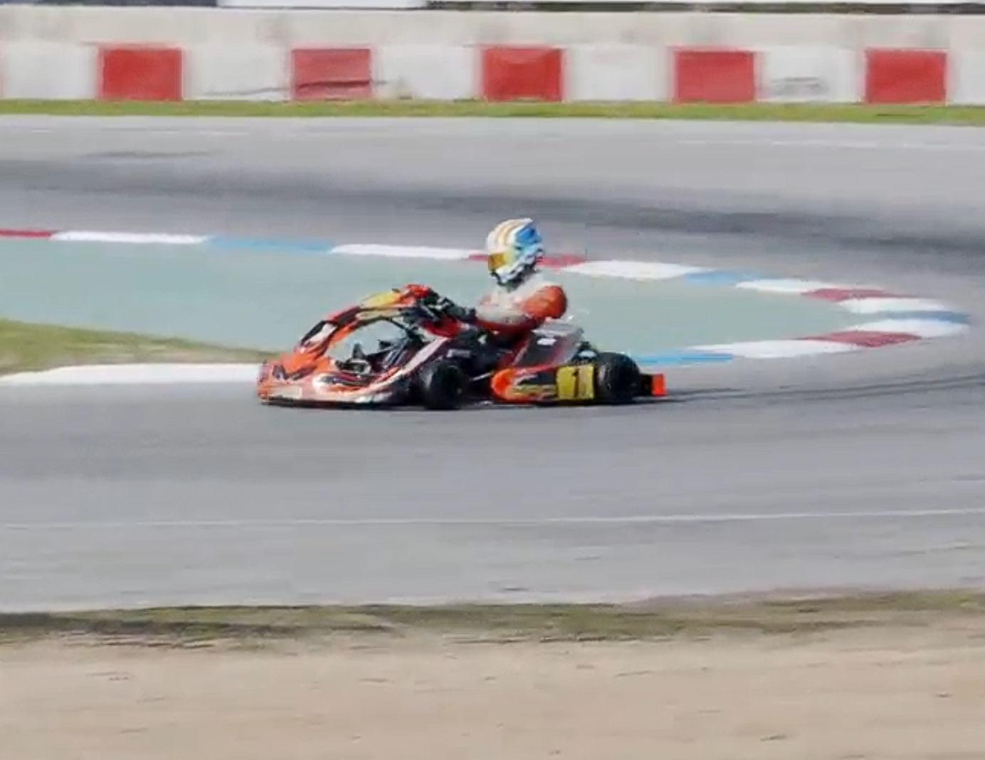 Adrian Malheiro Suñé triunfa en la Manga Clasificatoria 2 del CEK 2026