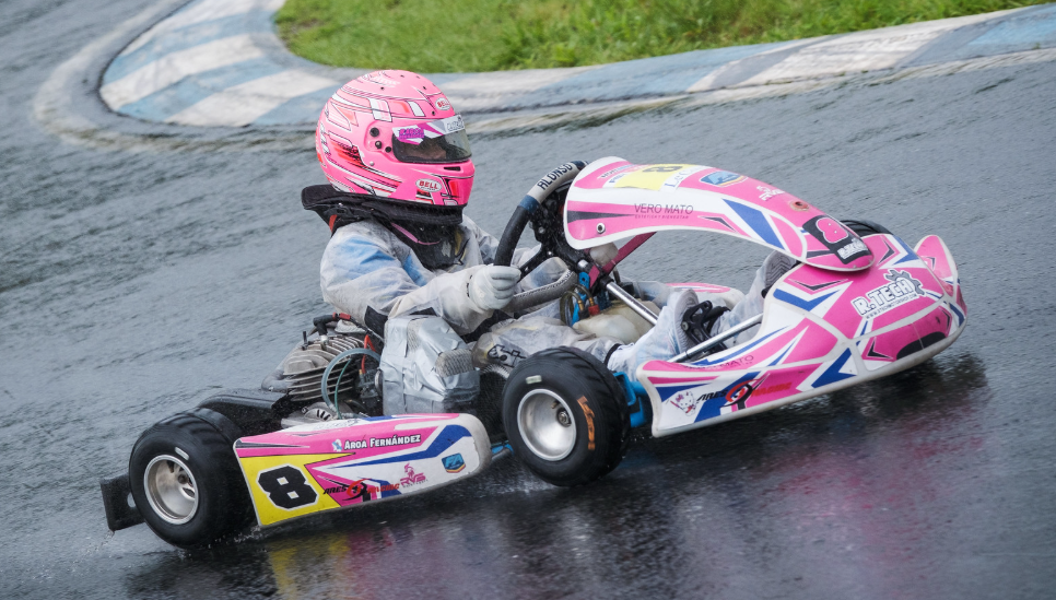 Aroa Fernández: Ejemplo de Superación en el Karting Infantil