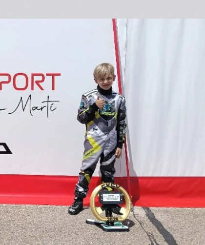 Aitor Otamendi se lleva la victoria en la Carrera 1 de Pre-Mini del campeonato Valenciano de Karting